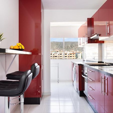 Black And White Apartment Free Wifi Los Cristianos  Buitenkant foto