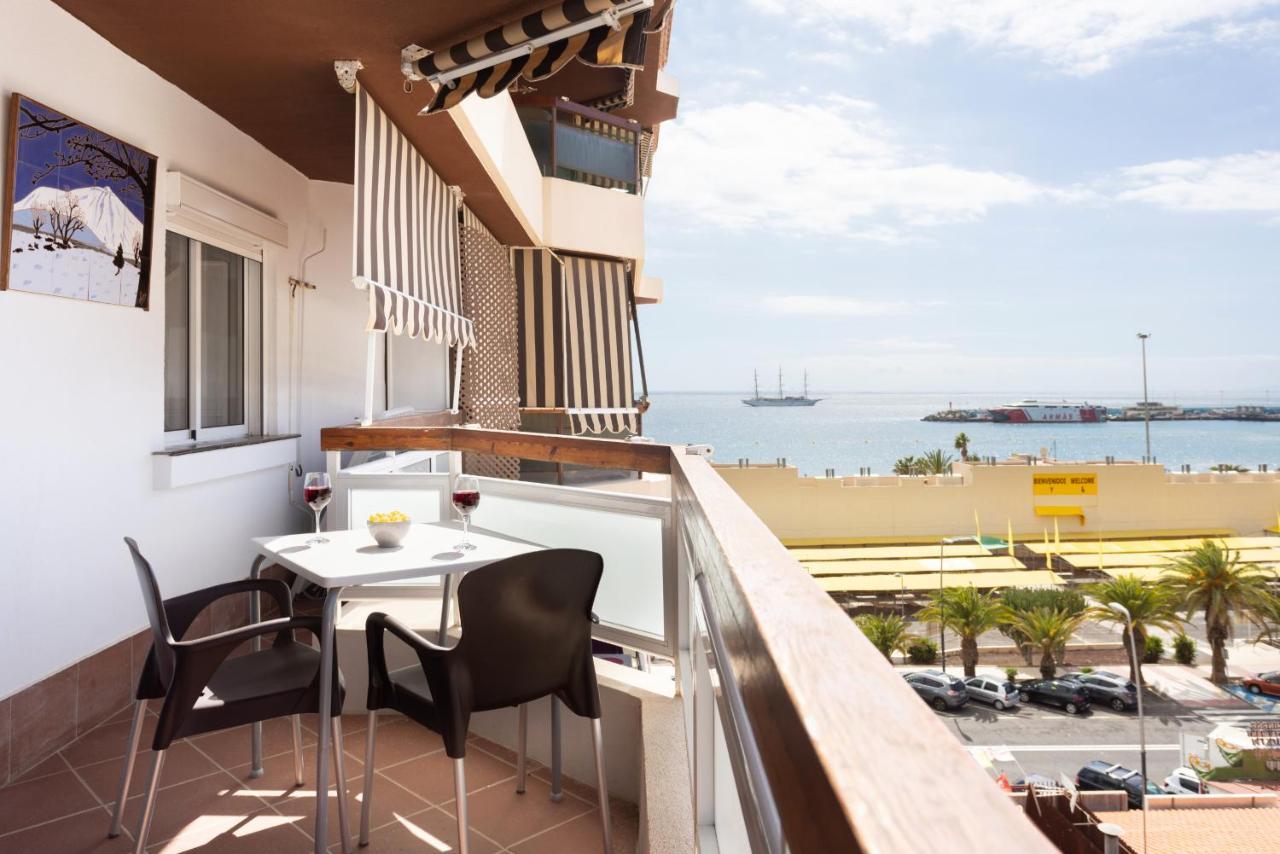 Black And White Apartment Free Wifi Los Cristianos  Buitenkant foto