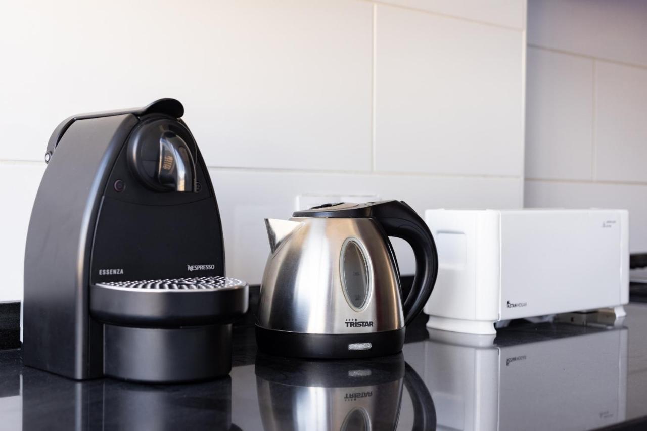 Black And White Apartment Free Wifi Los Cristianos  Buitenkant foto