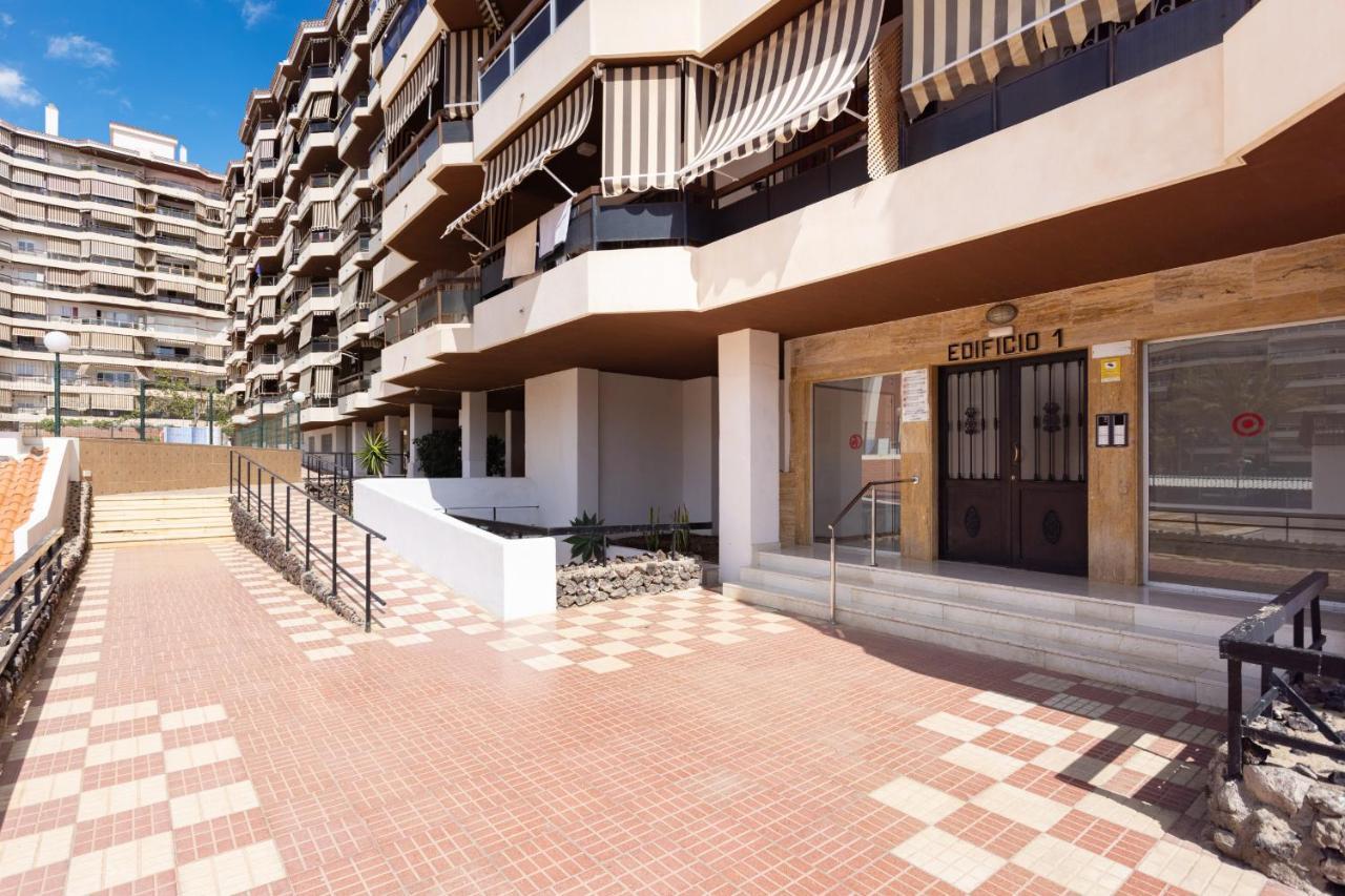 Black And White Apartment Free Wifi Los Cristianos  Buitenkant foto